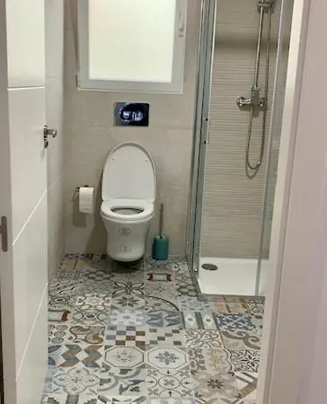 Bajo Con Jardin Con Acceso Directo A La Playa