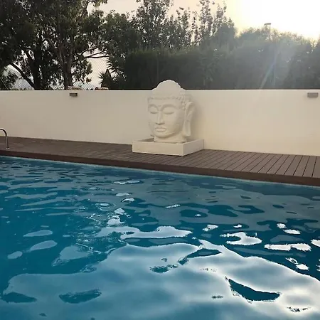 Bajo Con Jardin Con Acceso Directo A La Playa *