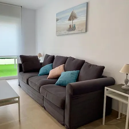 Bajo Con Jardin Con Acceso Directo A La Playa Appartement