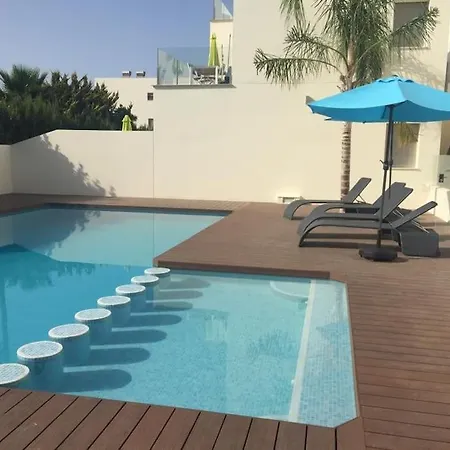 Apartamento Bajo Con Jardin Con Acceso Directo A La Playa